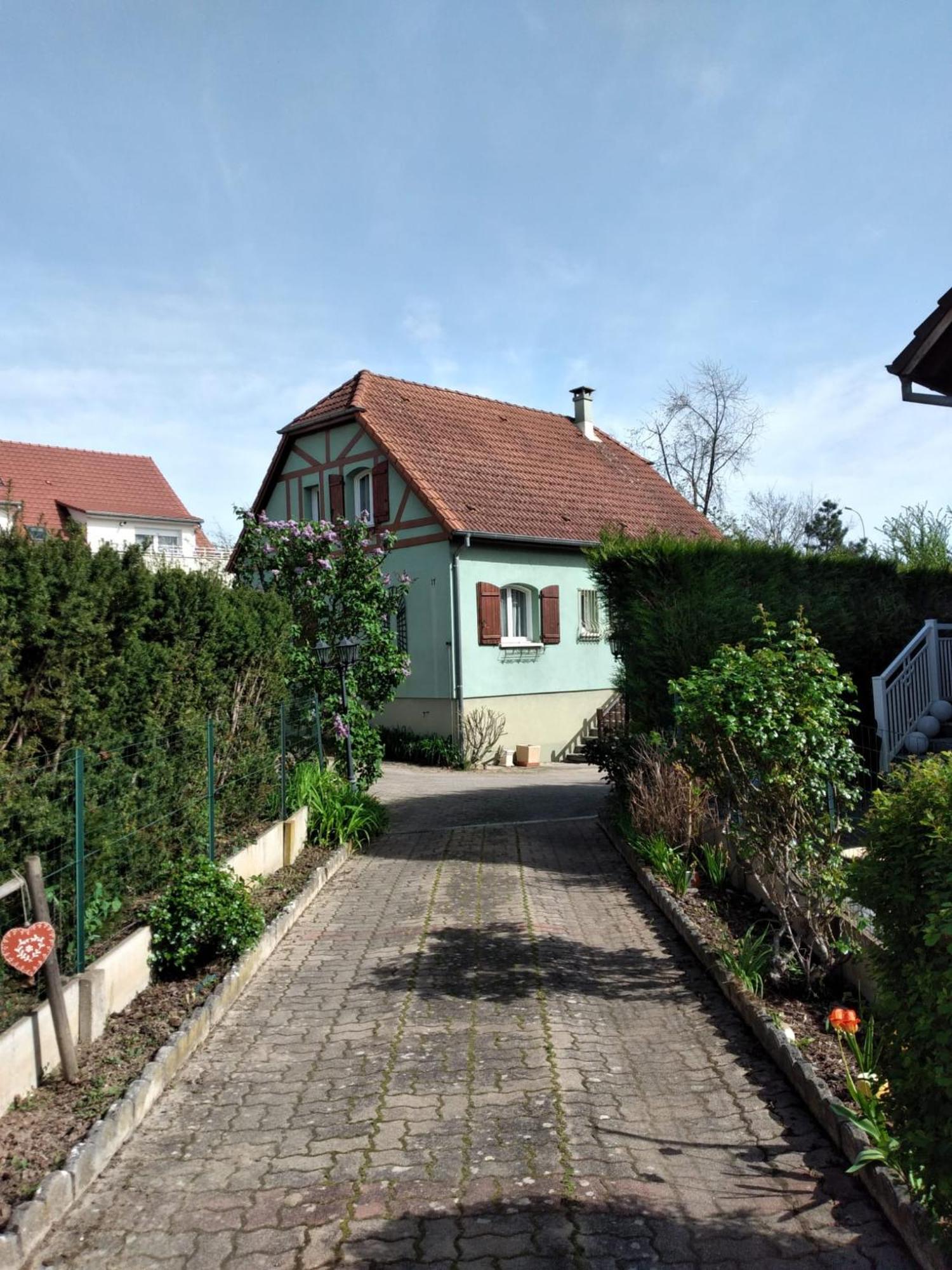 Maison De La Croix Blanche *
